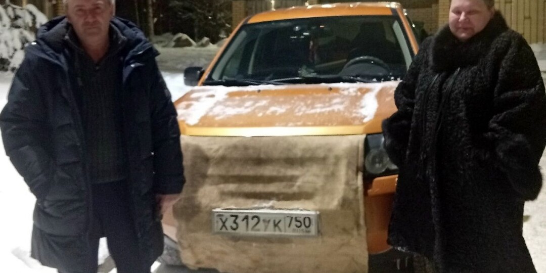 Московские туристы на трассе «Кола» спасли водителя в 25-градусный мороз