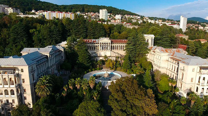 Панорама Санатория имени Серго Орджоникидзе в Сочи.