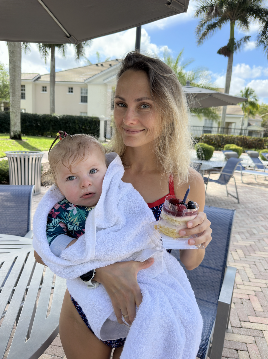 Анастасия Гайнуллина — основатель школы плавания во Флориде SwimMentor и девочка Ева