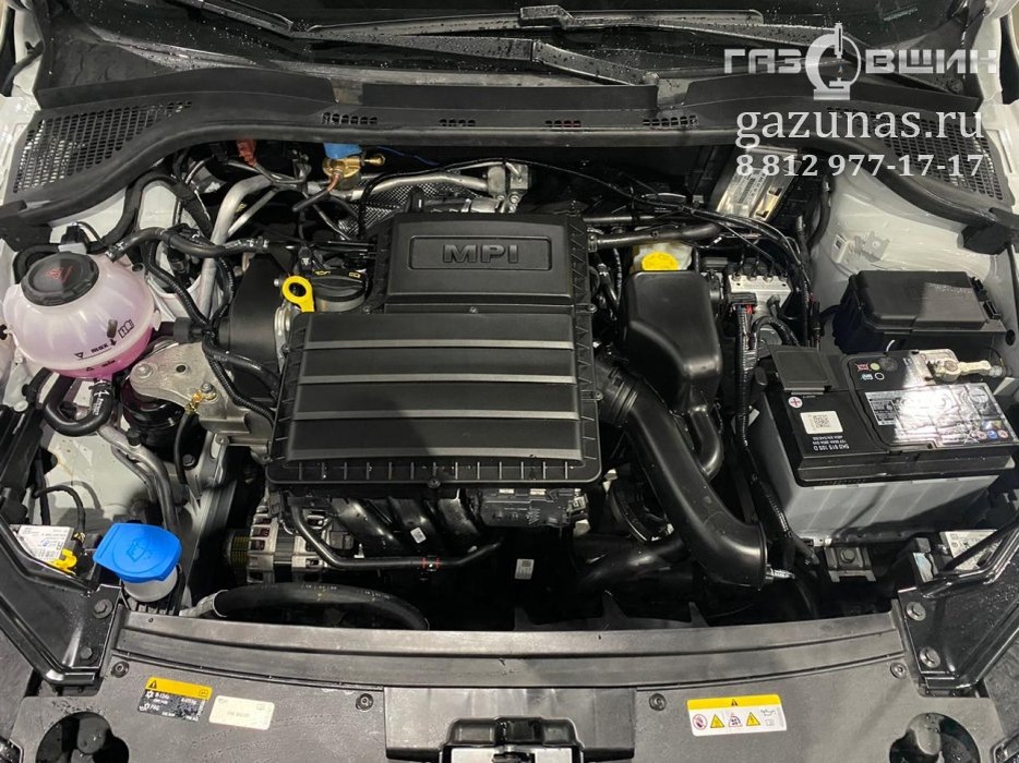 Установка ГБО на Volkswagen Polo VI 1.6 MPI Моторный отсек CWVA спереди