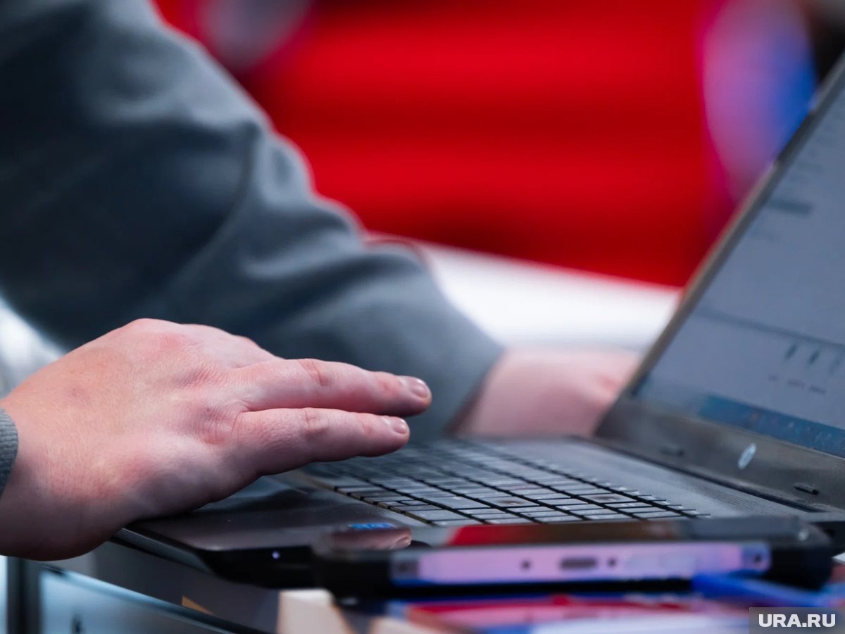     На Украине, не смотря на перенос Рождества, люди массово ищут поздравления