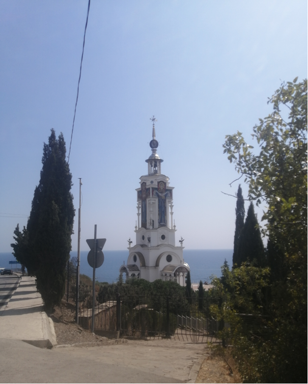 Храм маяк Николая Чудотворца.