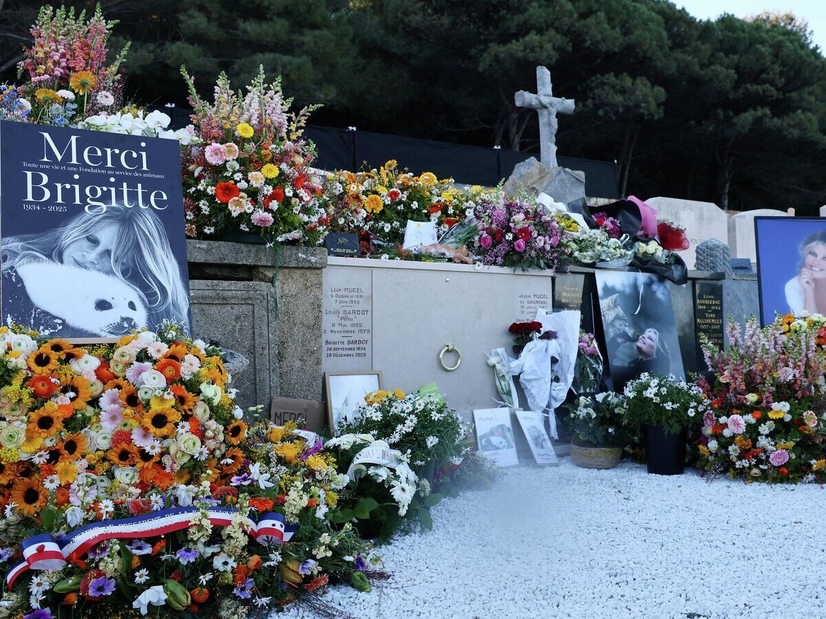    Могила французской актрисы Брижит Бардо на Морском кладбище | © REUTERS / Manon Cruz