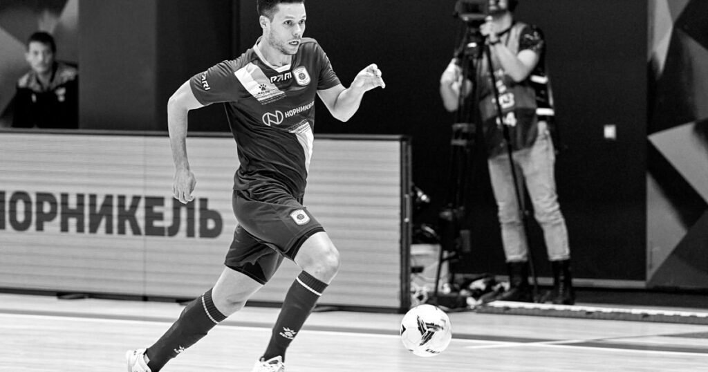    Умер 32-летний футболист Алекс Фелипе в аэропорту (источник изображения) News Express Team