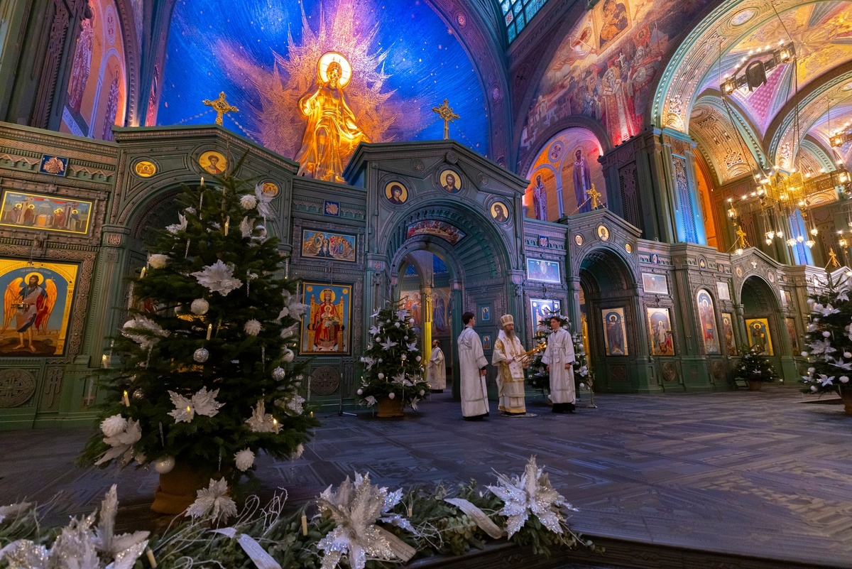    Во время рождественского богослужения в соборе в честь Воскресения Христова — главном храме ВС РФ / РИА Новости / Министерство обороны РФ