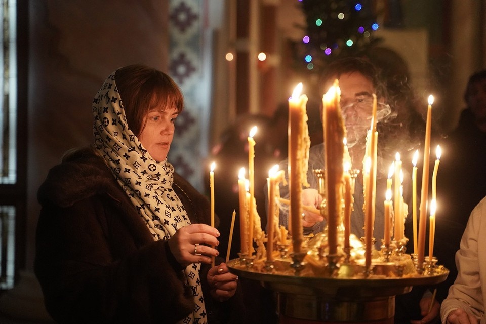    7 января ежегодно отмечается главный праздник всех православных верующих – Рождество Христово. Светлана МАКОВЕЕВА