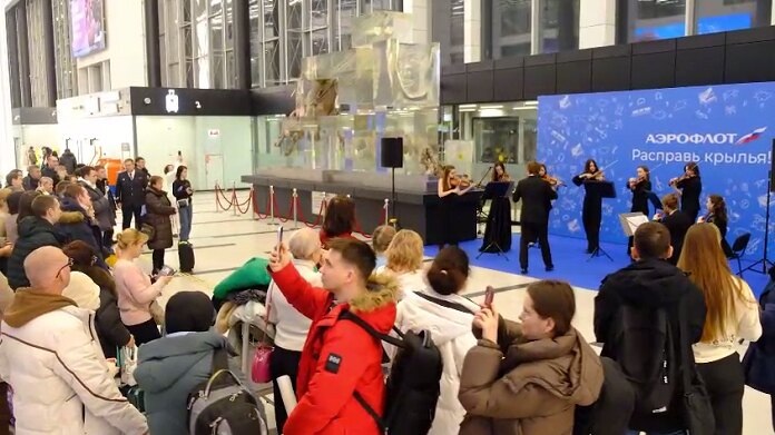    Фрагмент видео в ТГ-канале аэропорта Толмачёво