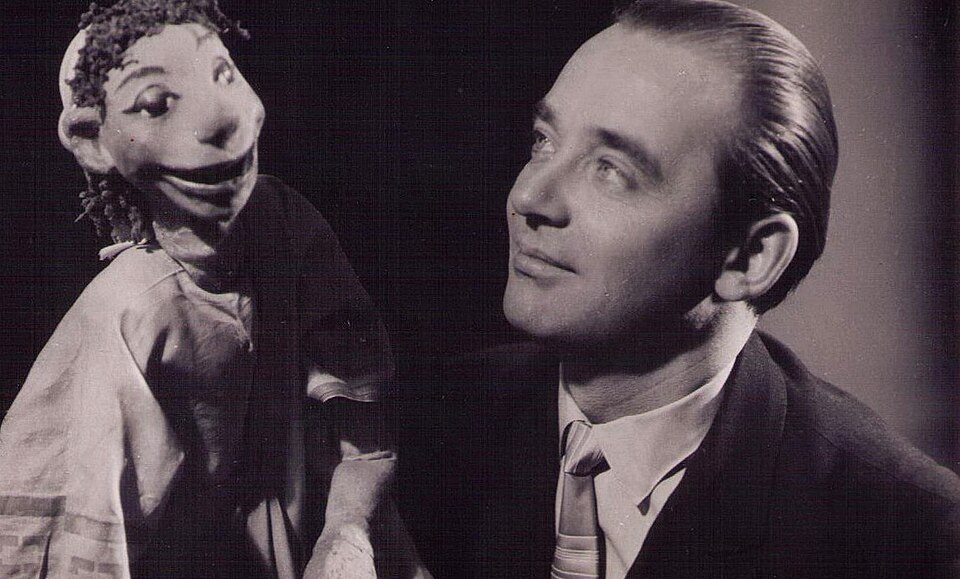 В.В. Кукушкин с любимой куклой