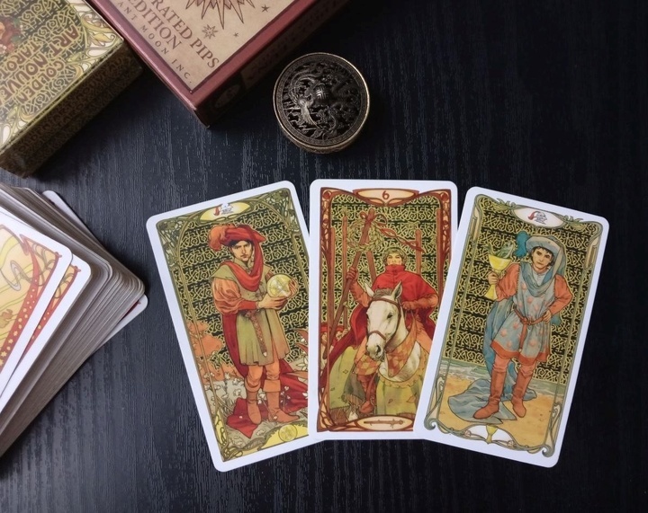 Ответ смотрим на колоде "Золотое таро Арт-нуво"