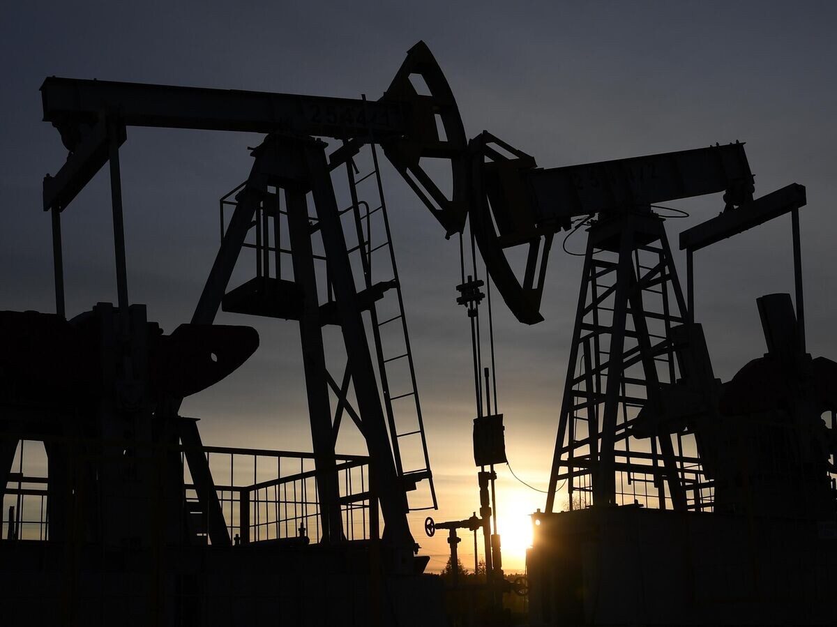    Добыча нефти© РИА Новости . Максим Богодвид