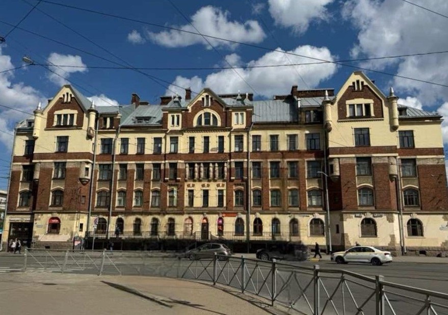    Комплекс жилых домов для служащих Финляндской железной дороги на Боткинской 1. Автор фото: КГИОП