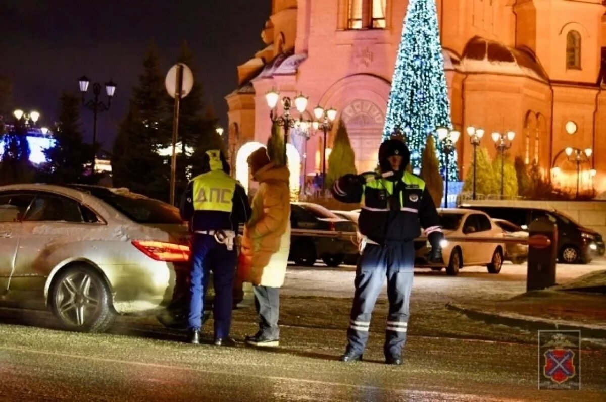    Полицейские следили за безопасностью на 195 мероприятиях в Волгограде
