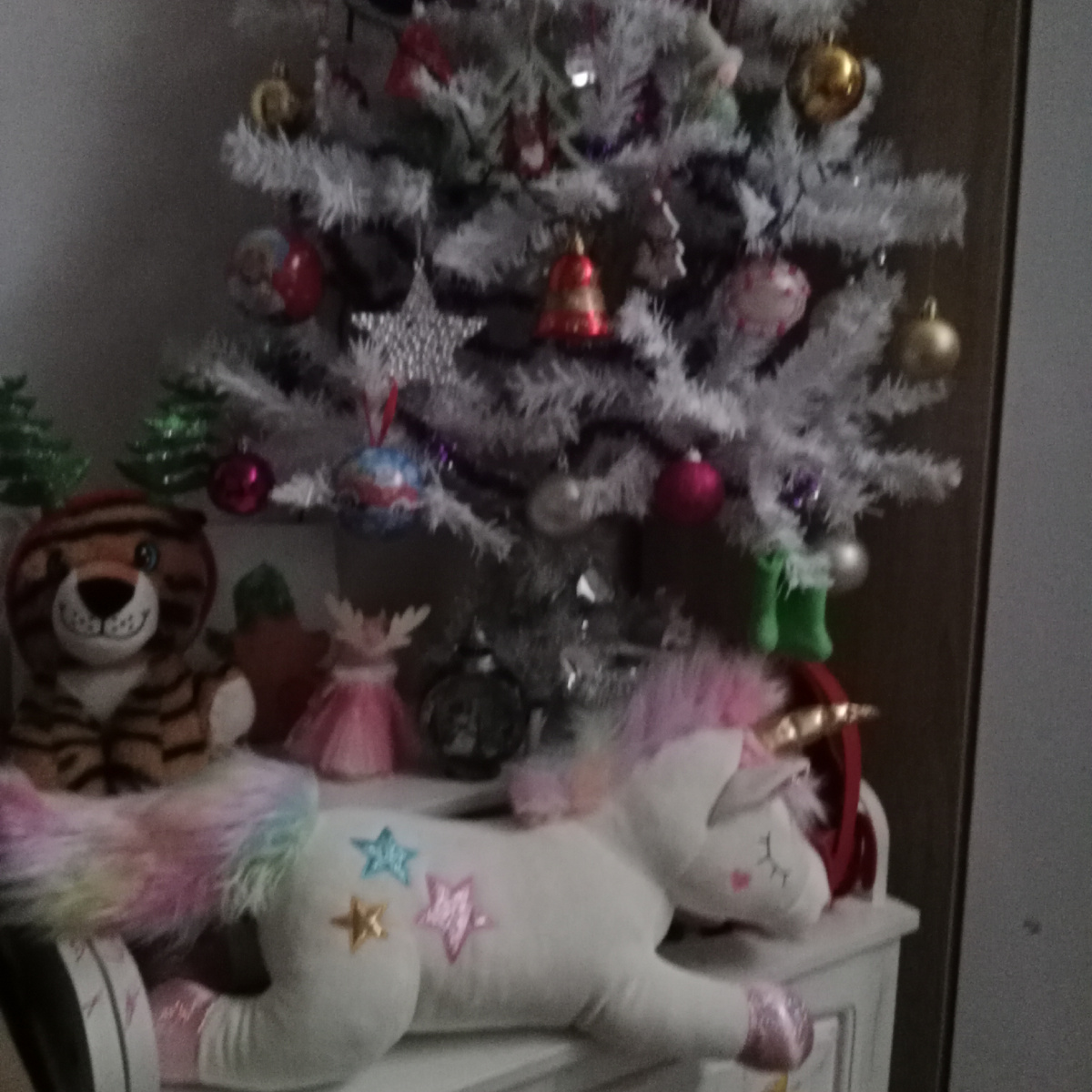 К нам проскакал единорог... 