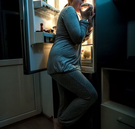 Опять объелась... Как разорвать порочный круг компульсивного переедания