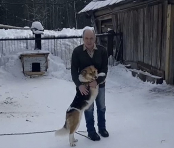 Альма со своим хозяином