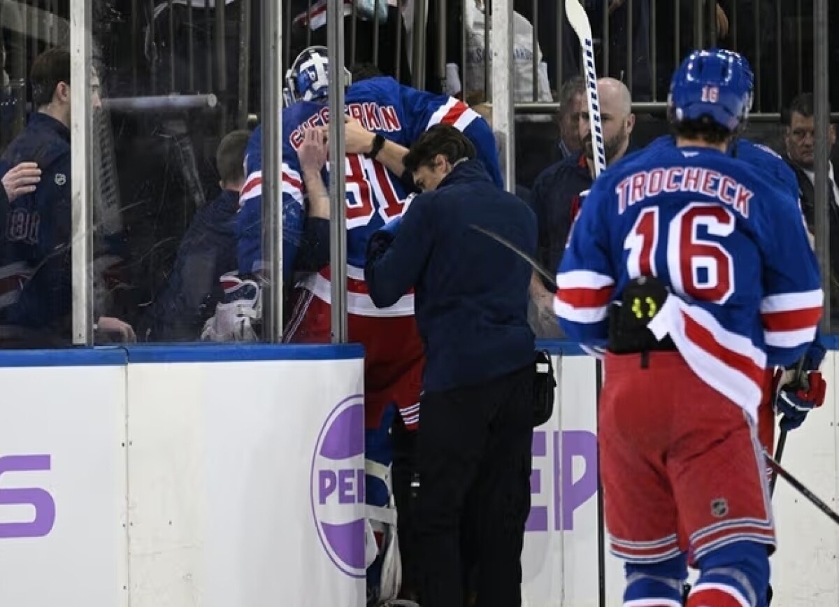     Североамериканские фаны о моменте с травмой Шестёркина: это может завершить его сезон