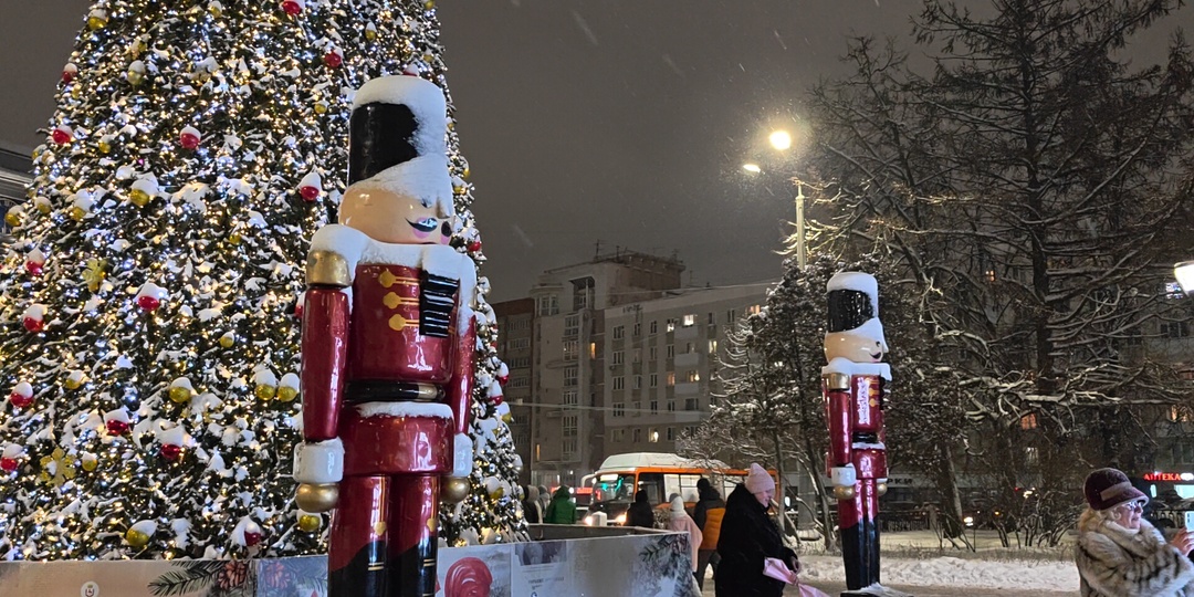 Площадь Горького в Нижнем Новгороде превратилась в зимнюю сказку 🎄