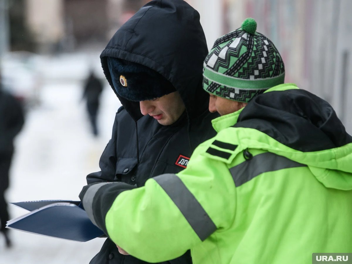     Сотрудники ГАИ выясняют обстоятельства ДТП на Копейском шоссе