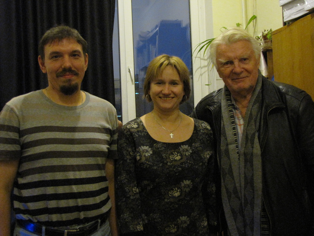 Юрий Владимирович Назаров у нас в лаборатории: Иван Борисович Комков, Надежда Александровна Логинова и Юрий Владимирович Назаров. 