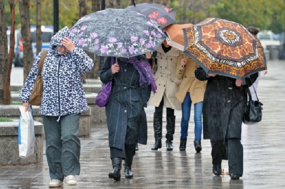    Водителям рекомендуют соблюдать скоростной режим и дистанцию, а пешеходам - быть внимательными на дорогах Михаил ФРОЛОВ