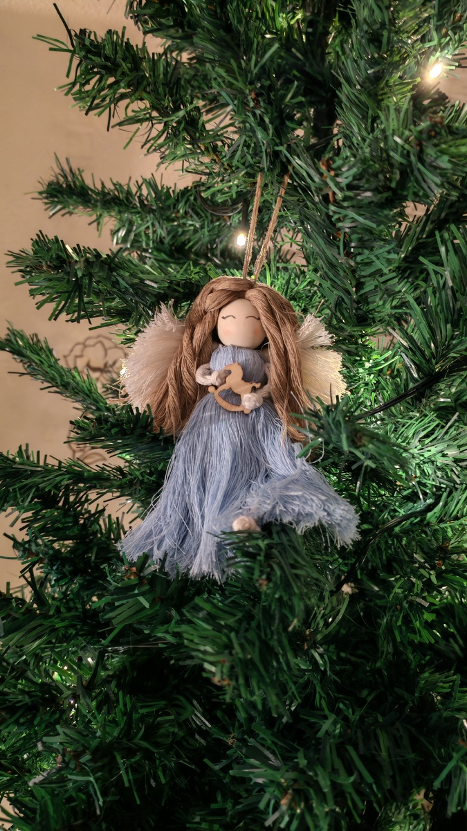 Куколка в технике макраме