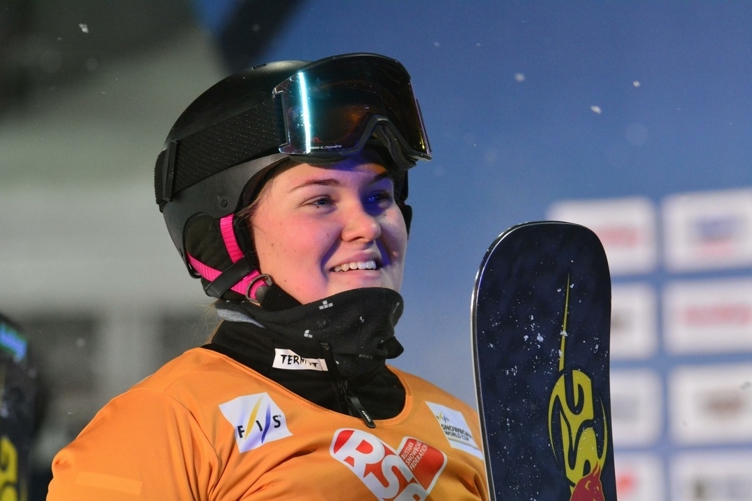    Российская сноубордистка София Надыршина. Global Look Press