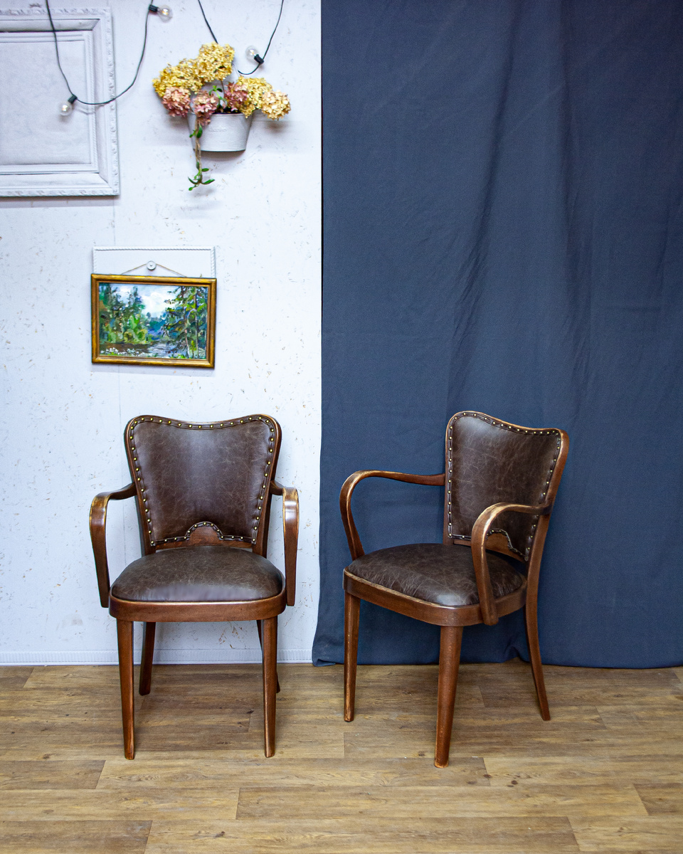 Кабинетные кресла фабрики Thonet после восстановления.