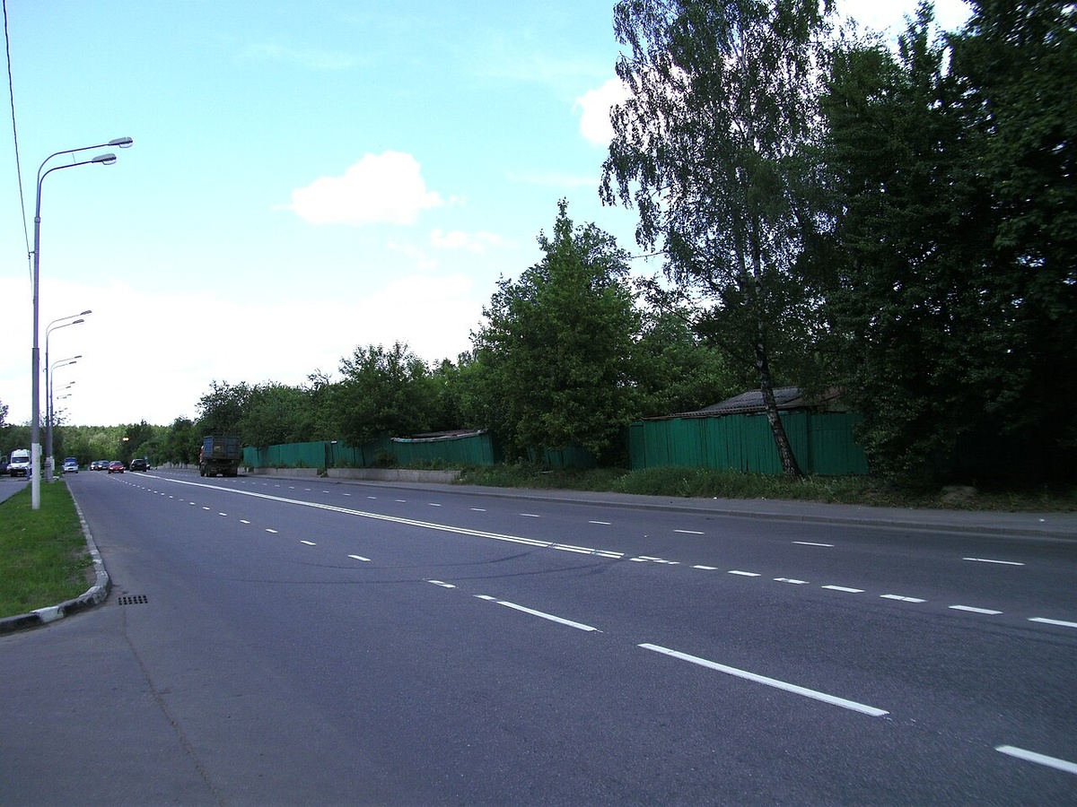 Гаражи и дачи на Зеленоградской улице. 2013 год.