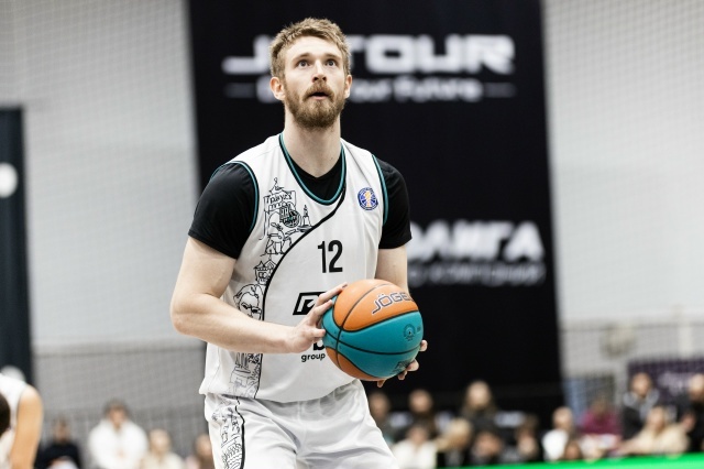    Американец Хантер Дин стал лучшим в составе нижегородцев, набрав 21 очков