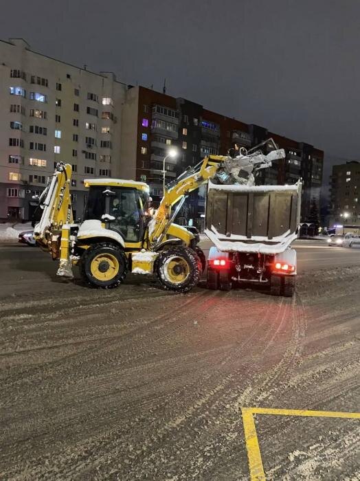 Псков борется со снежными заносами: подрядчики круглосуточно чистят дороги и остановки
Фото: из Telegram-канала главы Пскова Бориса Елкина