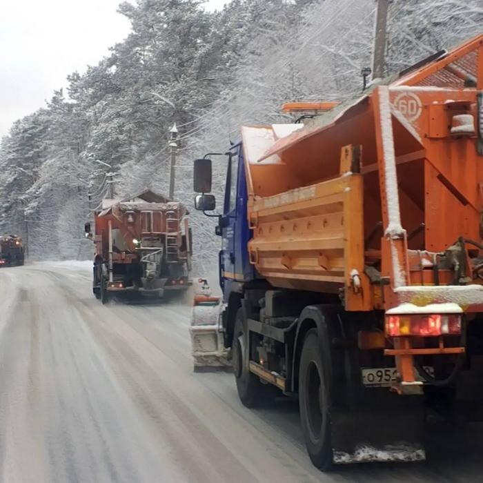 Псков борется со снежными заносами: подрядчики круглосуточно чистят дороги и остановки
Фото: из Telegram-канала главы Пскова Бориса Елкина