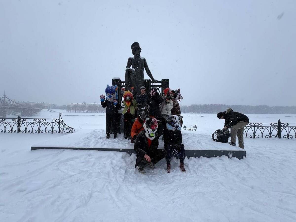 Старт прогулки ,фото со сьютерами. Тверь 7 января 2026 год.
