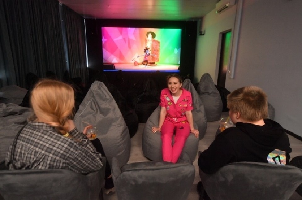    Киносеансы с вручением подарков проходят ежедневно по 11 января (архивное фото) Иван МАКЕЕВ