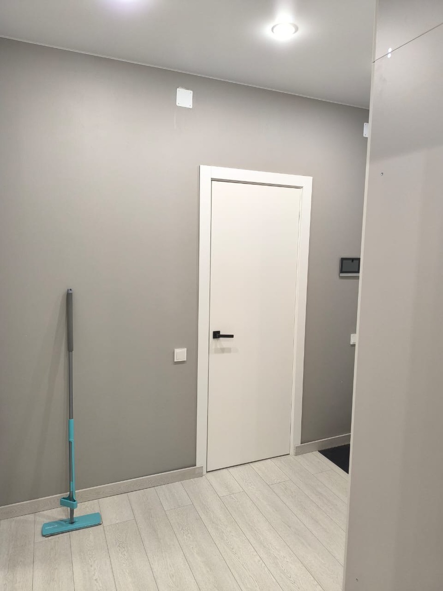 Межкомнатная дверь Стиль Флэт в цвете белая эмаль