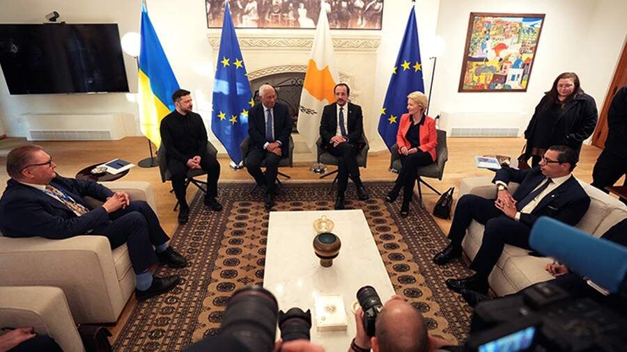    Фото: REUTERS/Pool/Petros Karadjias