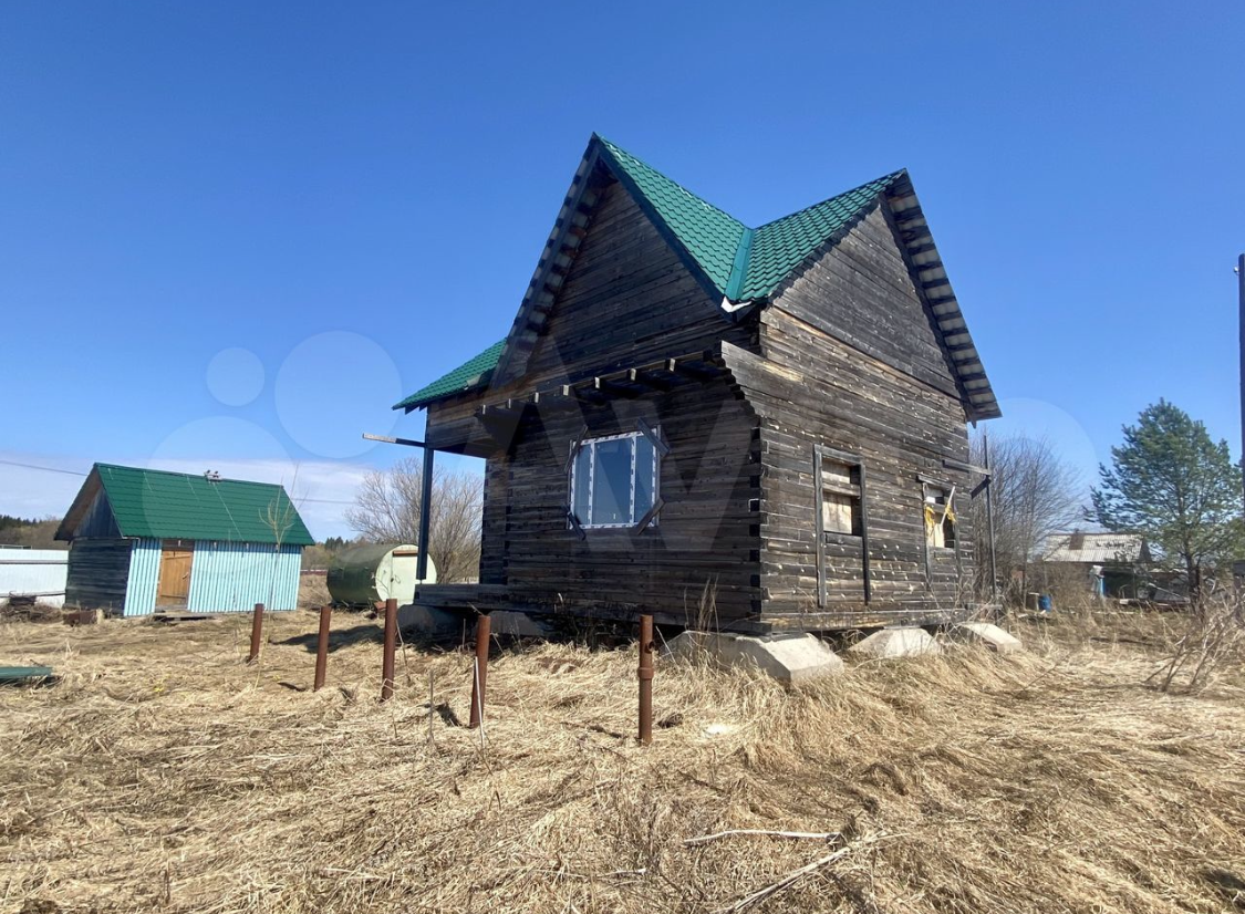 Вот собственно и дом.