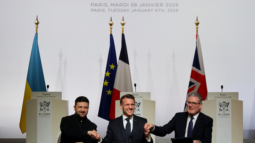     Владимир Зеленский, президент Франции Эммануэль Макрон, британский премьер Кир Стармер в ходе саммита «коалиции желающих» AP Ludovic Marin, Pool photo