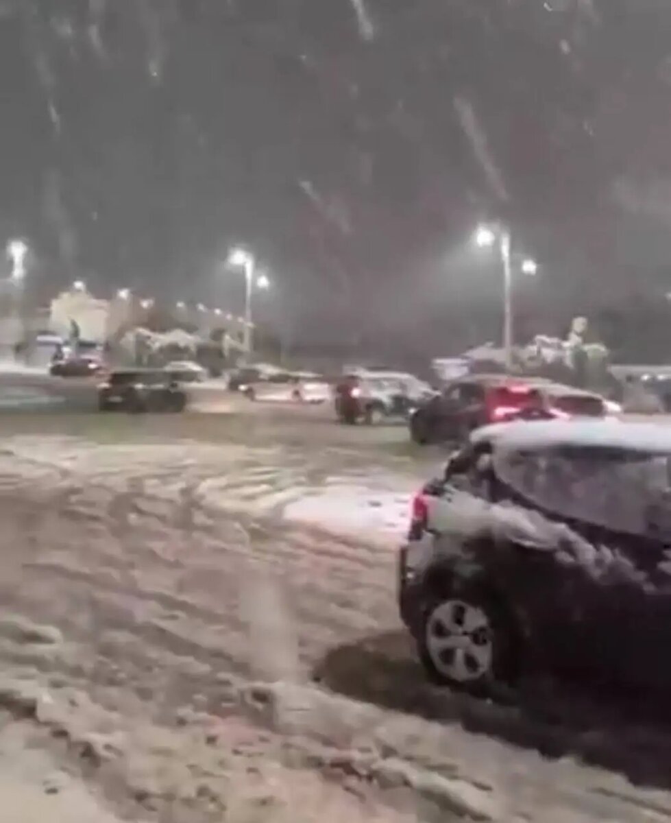    Фото: скриншот видео из телеграм-канала «Фобос. Катаклизмы и катастрофы природы»