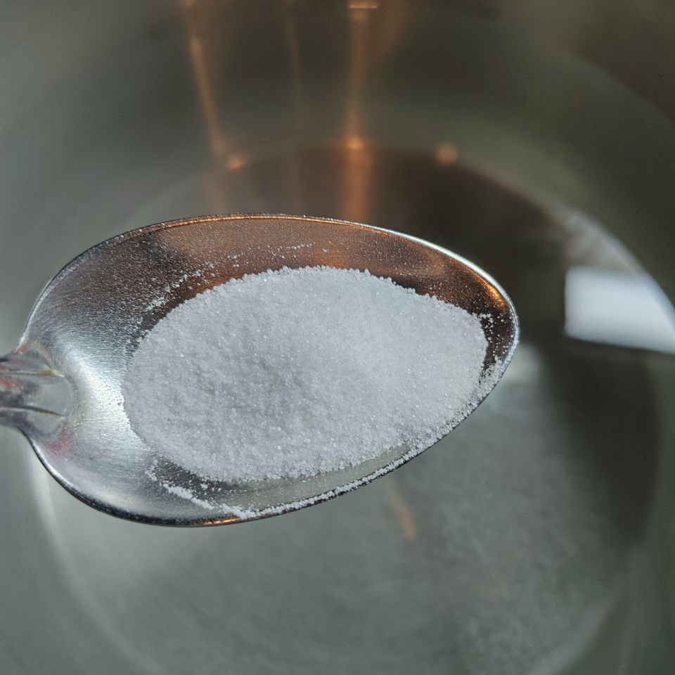 Подсаливаем воду