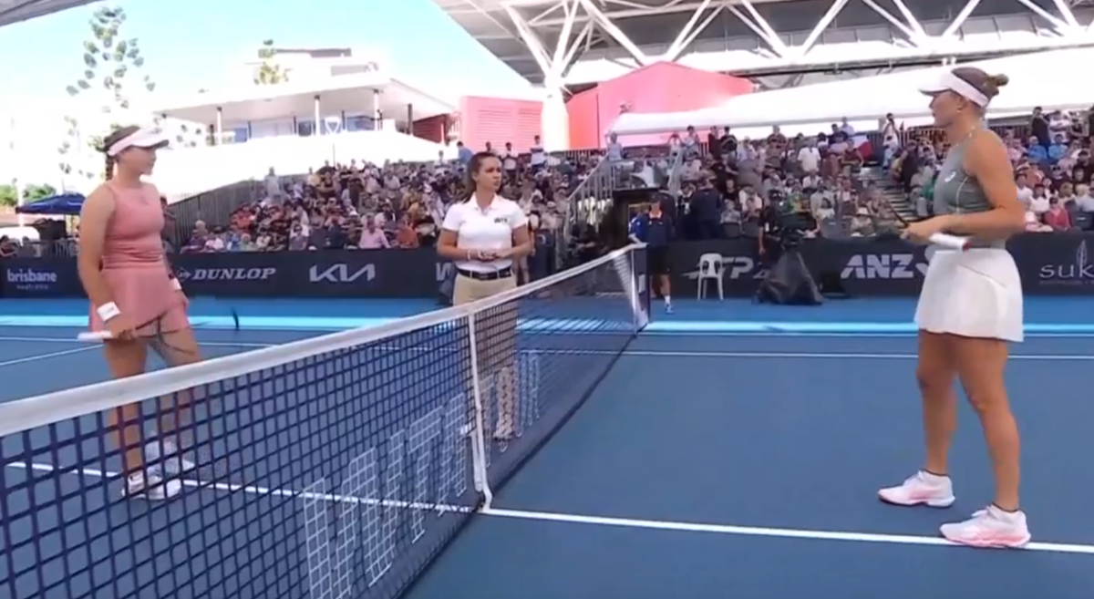 Мирра Андреева против 204 ракетки Оливии Гадеки