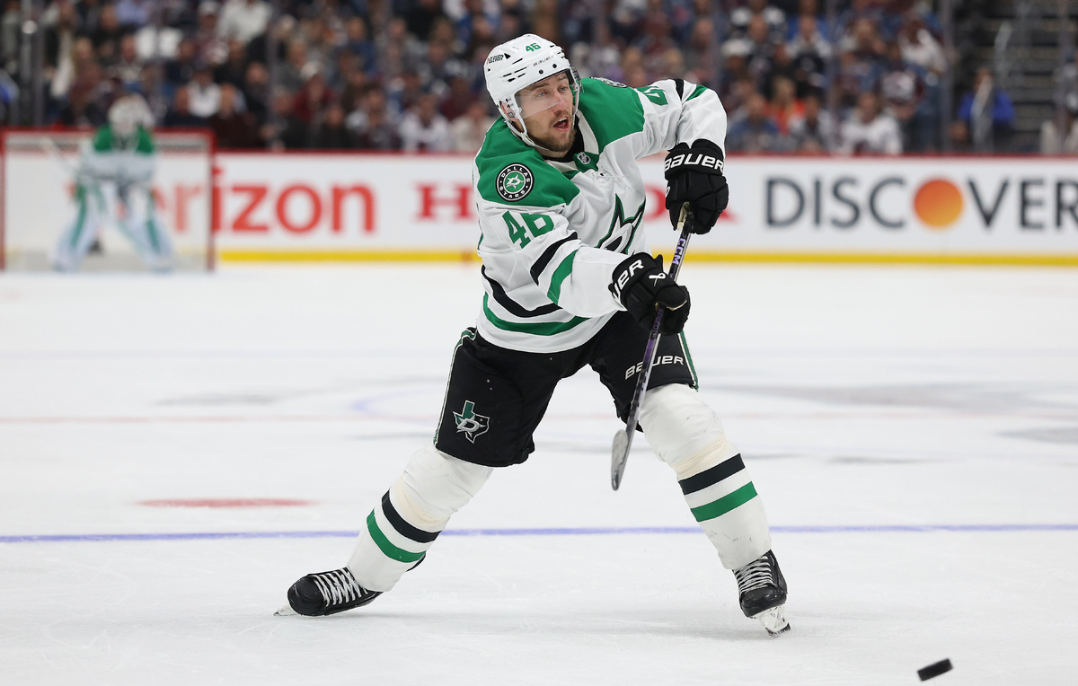    Хоккеист "Далласа" Илья Любушкин  Matthew Stockman/Getty Images