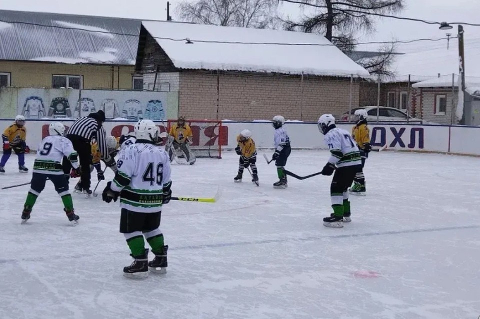    Кубок победителя завоевали хозяева льда пресс-службы администрации Барнаула