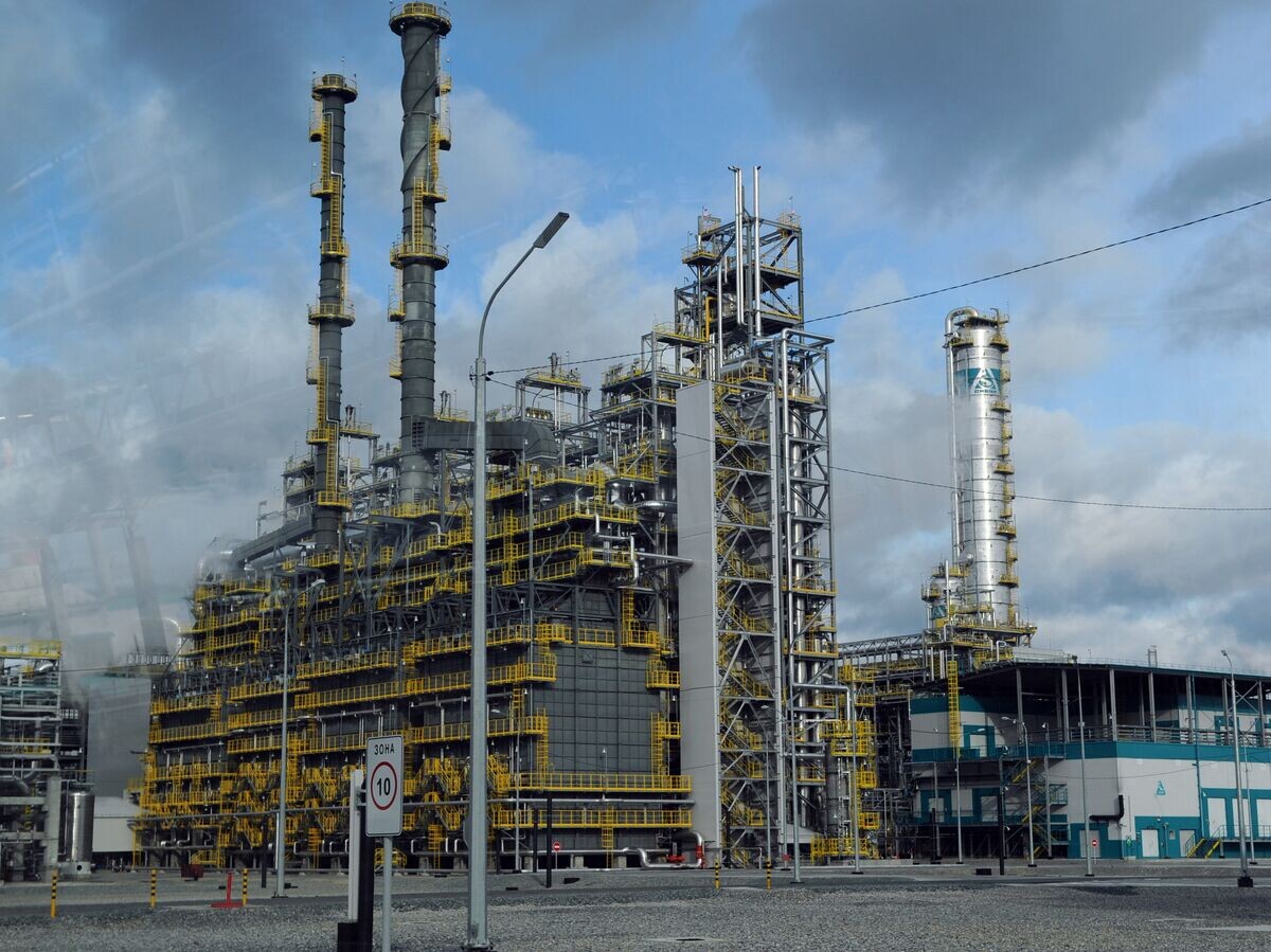    На территории завода по производству полипропилена ООО "Тобольск-полимер" (входит в холдинг "СИБУР") | © РИА Новости / Алексей Никольский