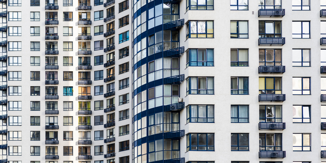 Жильё за счёт ОМС — только для работников федерального фонда?