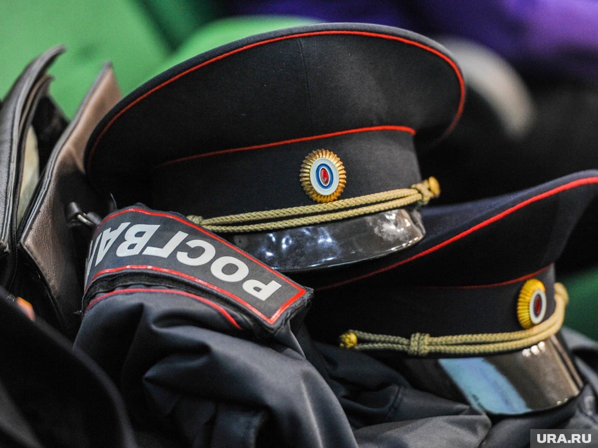     Некогда высокопоставленные силовики лишились званий