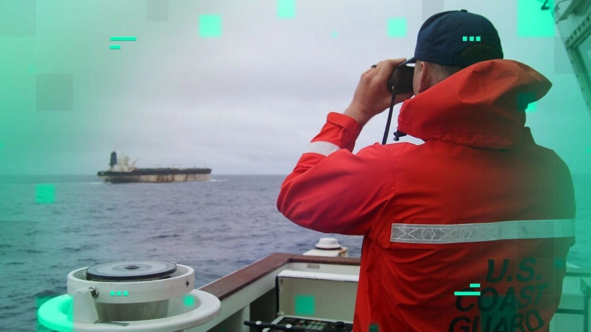    Американские военные высадились на судно под российским флагом в нейтральных водах   news.sky.com