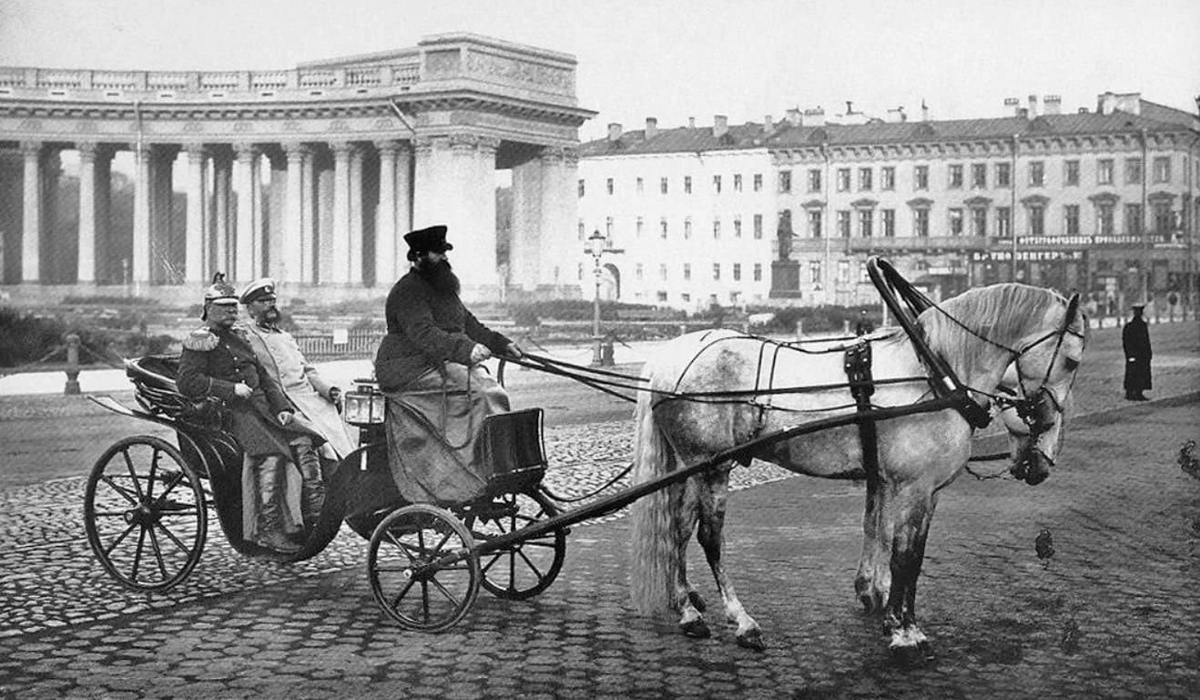 В 19 веке извозчики были частью городского пейзажа, без них жизнь просто немыслима 