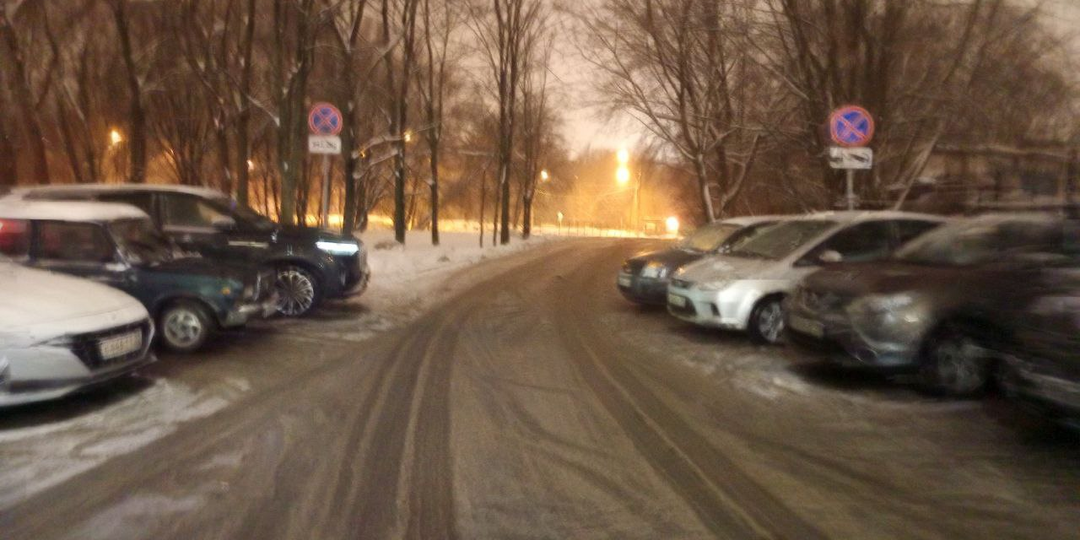 Рубить бабло развесив запрещающие знаки