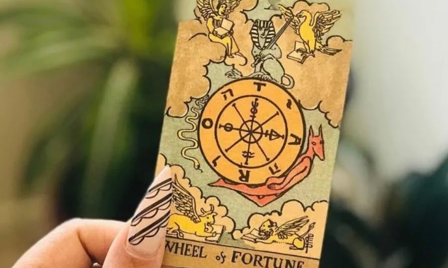 Что уходит, что приходит, к чему готовится:совет, предупреждение.