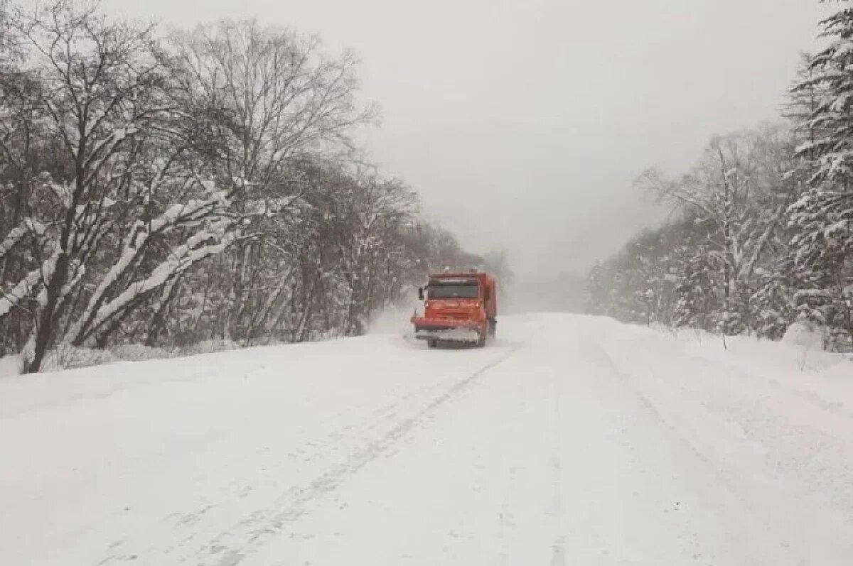    На дорогах Сахалина работают более 130 единиц техники